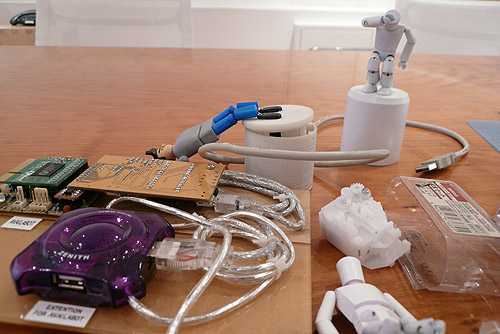 availabot-prototype-desk.jpg